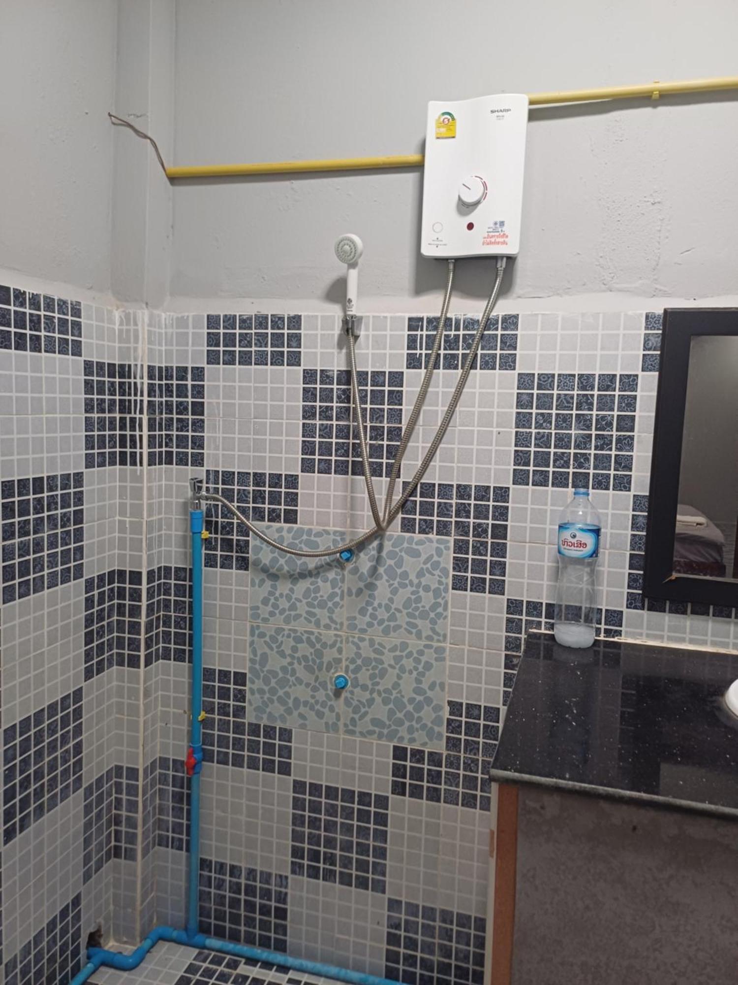פקסה Erawan Guesthouse מראה חיצוני תמונה